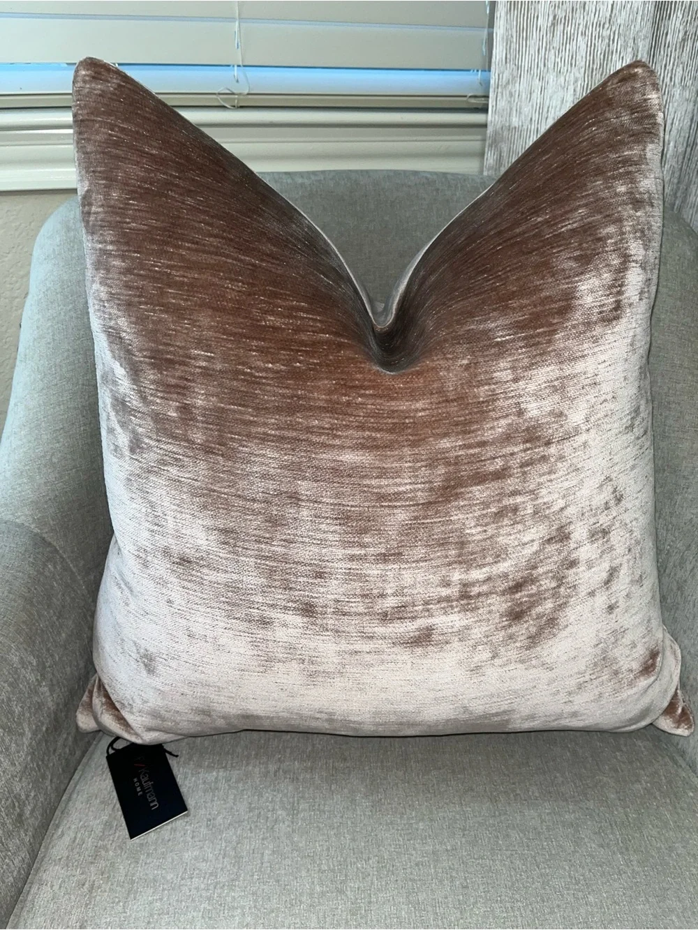 1-NWT P/Kaufmann Mauve  velvet luxury decorative pillow